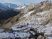  neige fraiche sur éboulis ; progression difficile