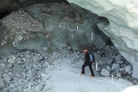  Visite de la grotte du glacier noir