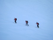  un groupe devant nous