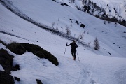  on passe à pied les ravins de schistes