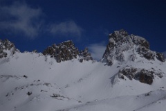  les Monts Pertusa bien dechiquetés