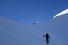  On suit une belle trace vers la combe de la Valette