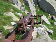  vestige de la guerre de 1914 ; le ligne de front traversait le glacier de l'Adamello ( épisode de la guerre blanche)