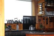  cuisine bien équipée - on prend un chocolat chaud sous un air de Tango...