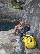  on attend le bateau pour Corvo