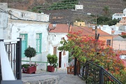  une 
