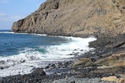  les plages de galet et sable ( pas beaucoup) noirs