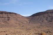  nous passons ce petit col à travers le djebel Bani