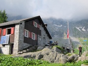  passage en Suisse dans le val Bregaglia ; refuge de Sasc Fura au pied de la face nord du Pic Badile