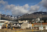  la ville d'Ushuaia dominée par le Montes Martial